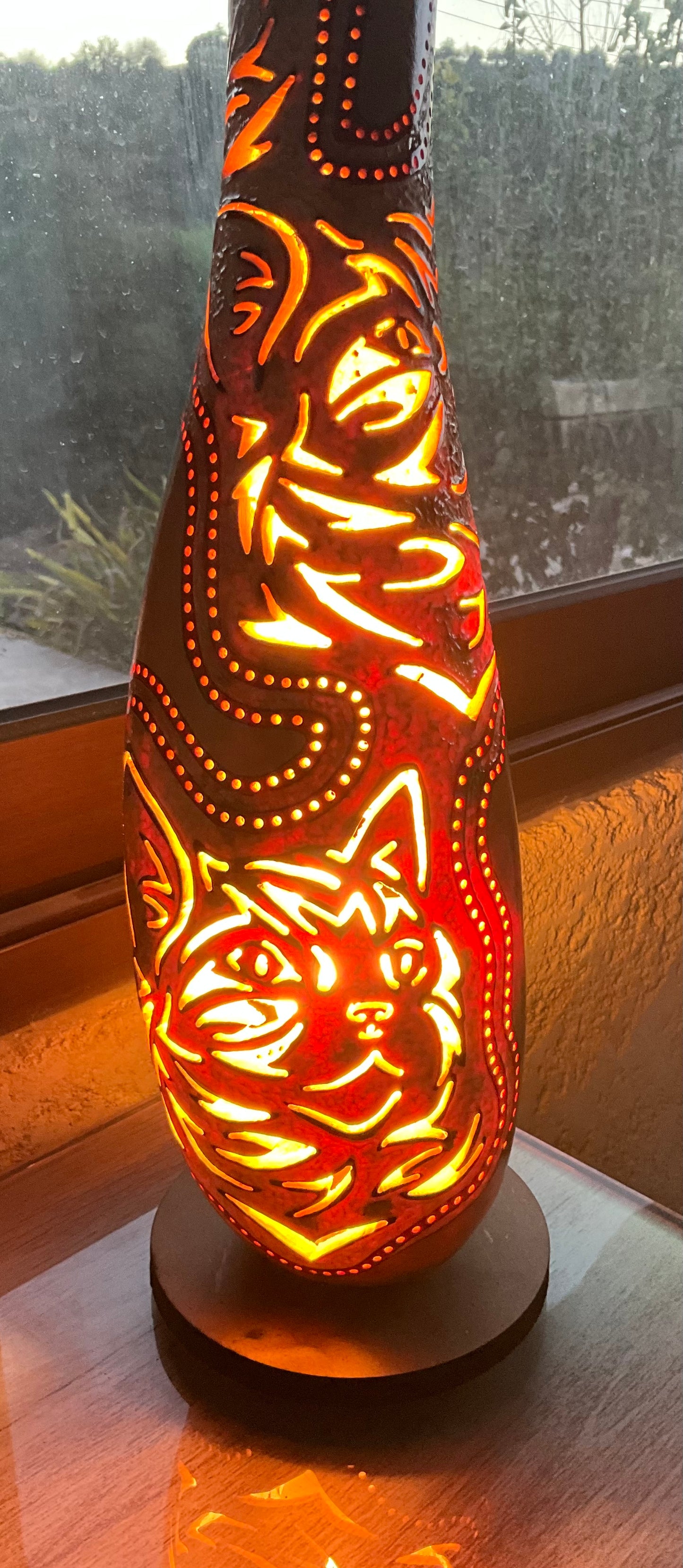 Gourd cat lamp -.