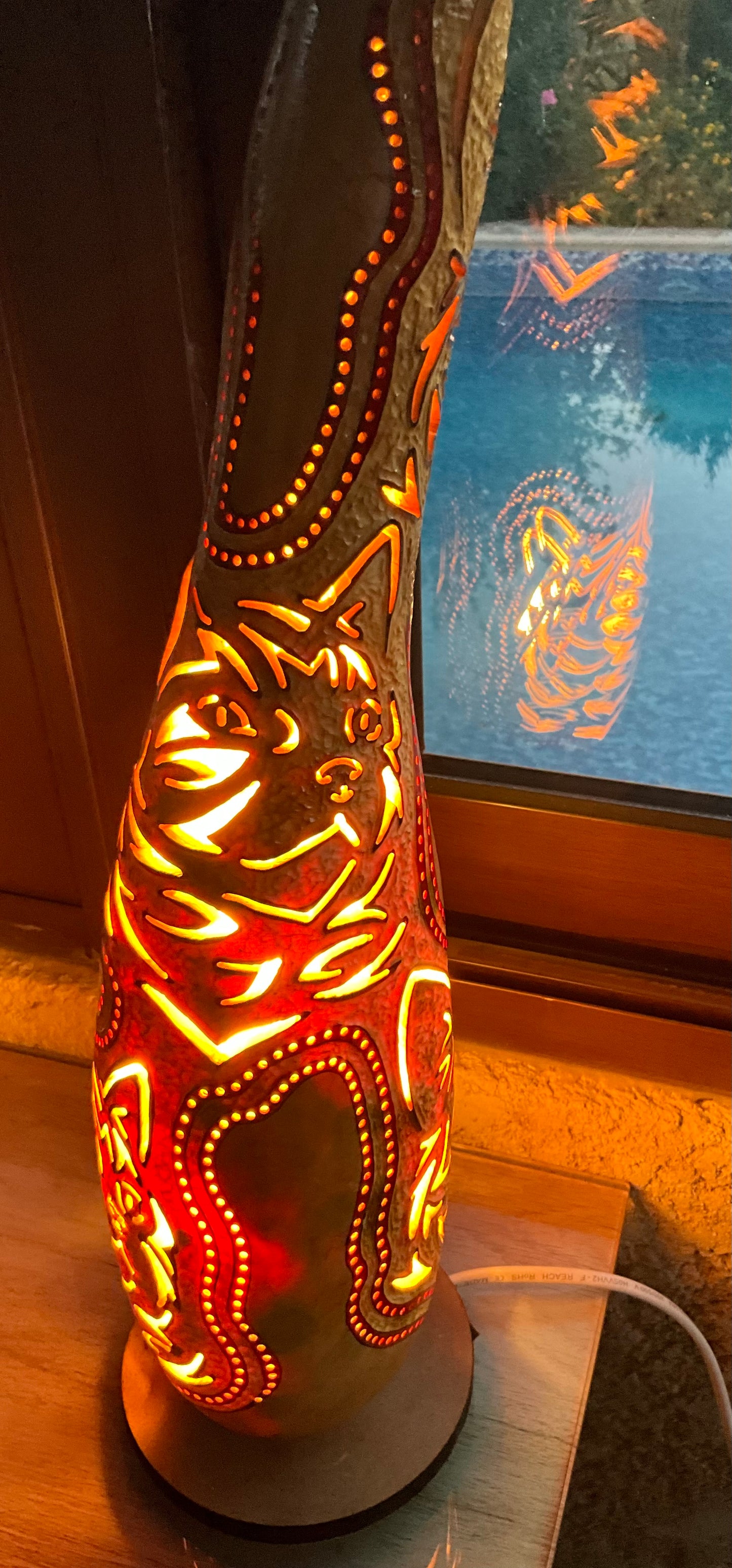 Gourd cat lamp -.