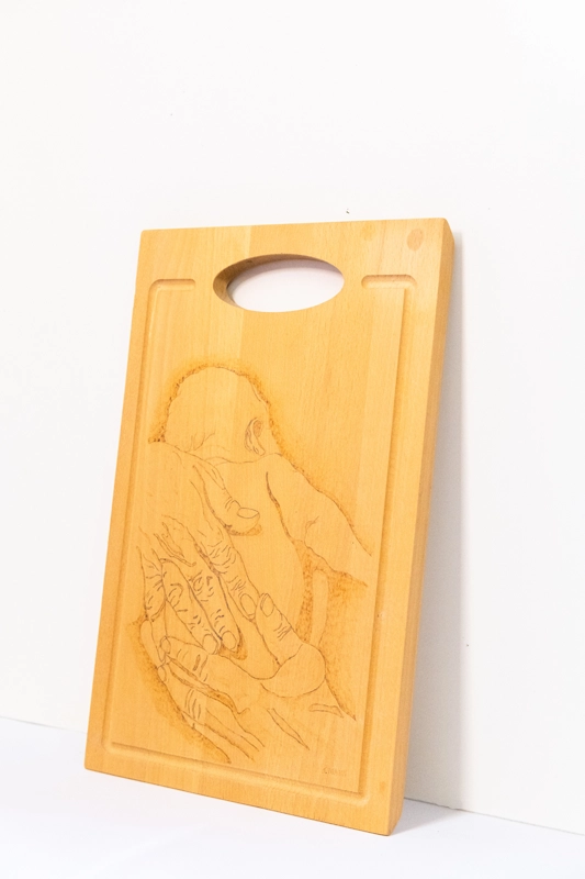 Chopping board babe in hand