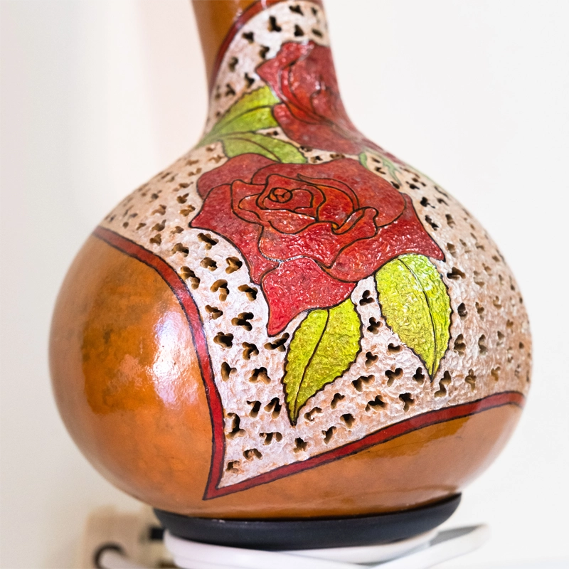 Gourd lamp, red rose
