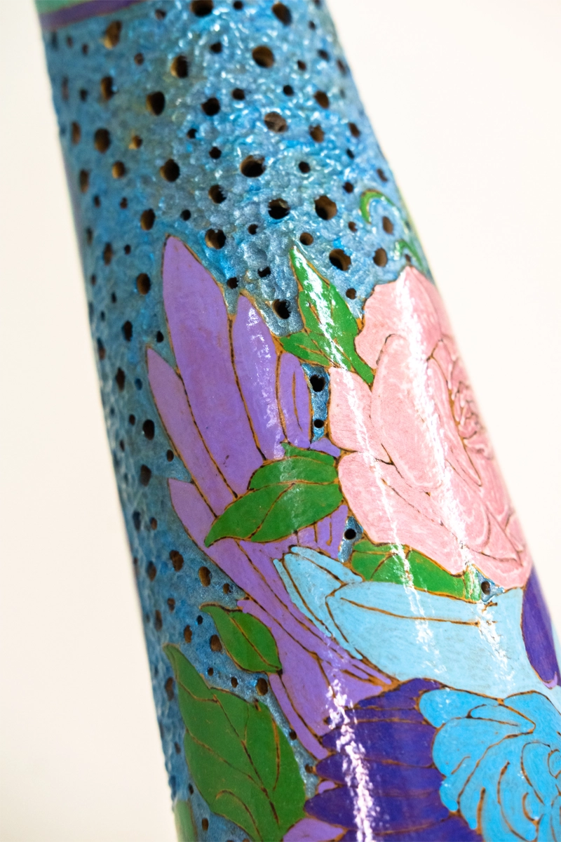 Gourd lamp, bird on a bush